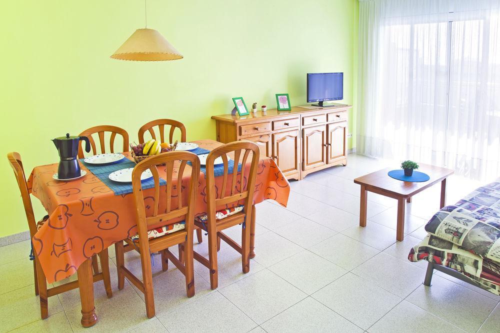 Rvhotels Apartamentos Ses Illes Blanes Luaran gambar