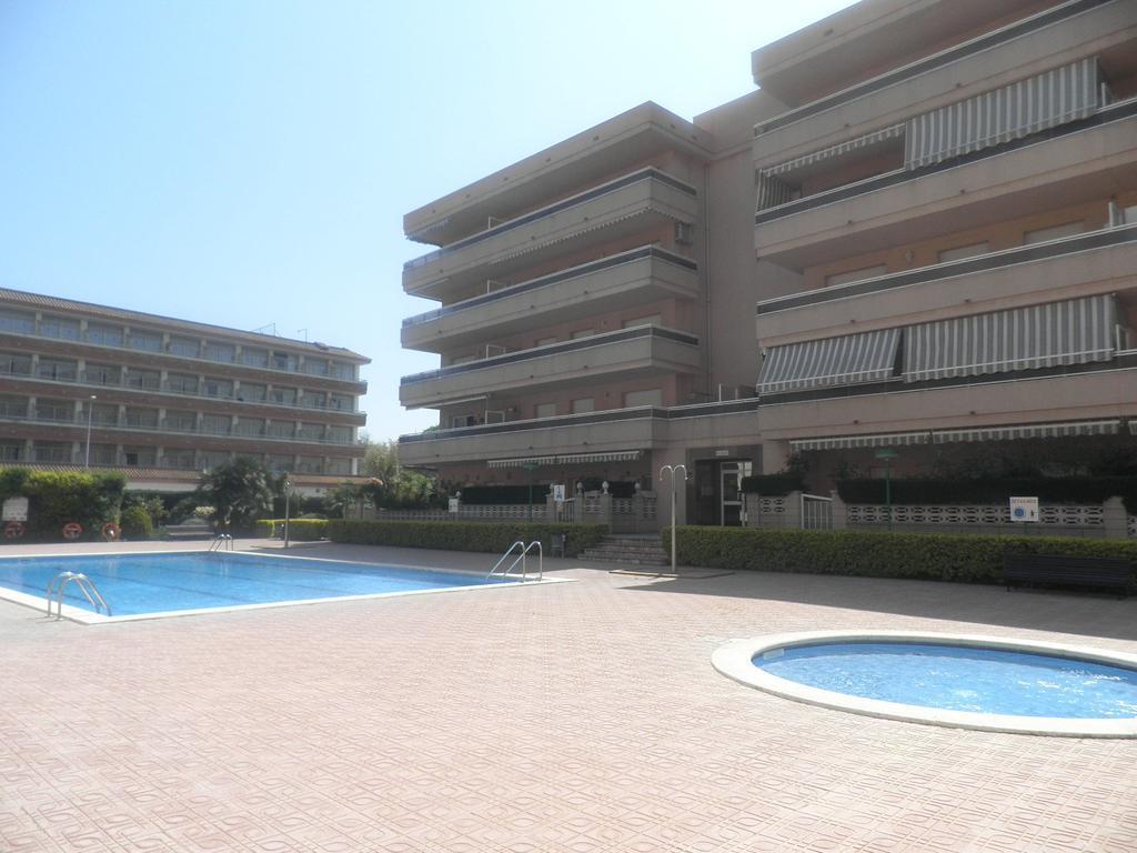 Rvhotels Apartamentos Ses Illes Blanes Luaran gambar
